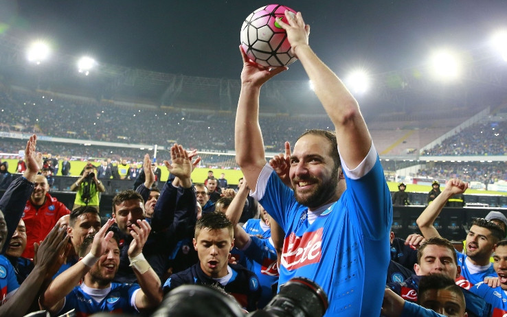 Higuain Napoli IMAGE 2015_16.jpg