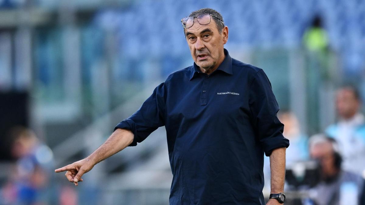 Sarri: "Futuro? Si prospetta una situazione di ripartenza, vediamo come vuole farlo la Lazio"
