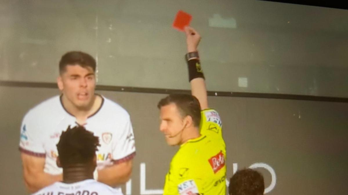 Pisa-Cagliari in 10 contro 10: espulso anche Obert