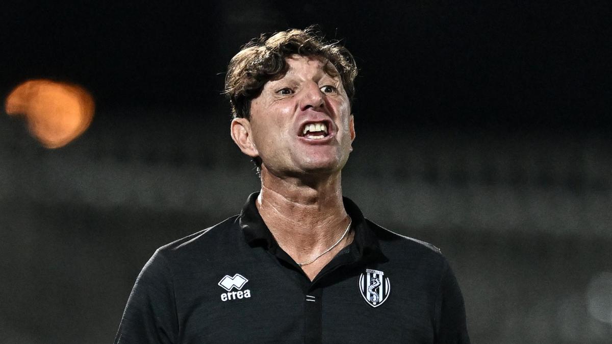 Serie B, Michele Mignani non è più l'allenatore del Cesena